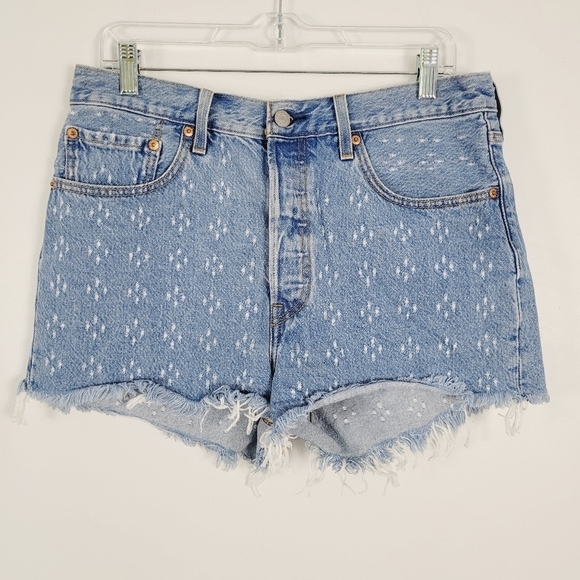 Levi's Premium 501 Button Fly All Over Distressing Embossed Patch Size 31‎ - Picture 1 of 9